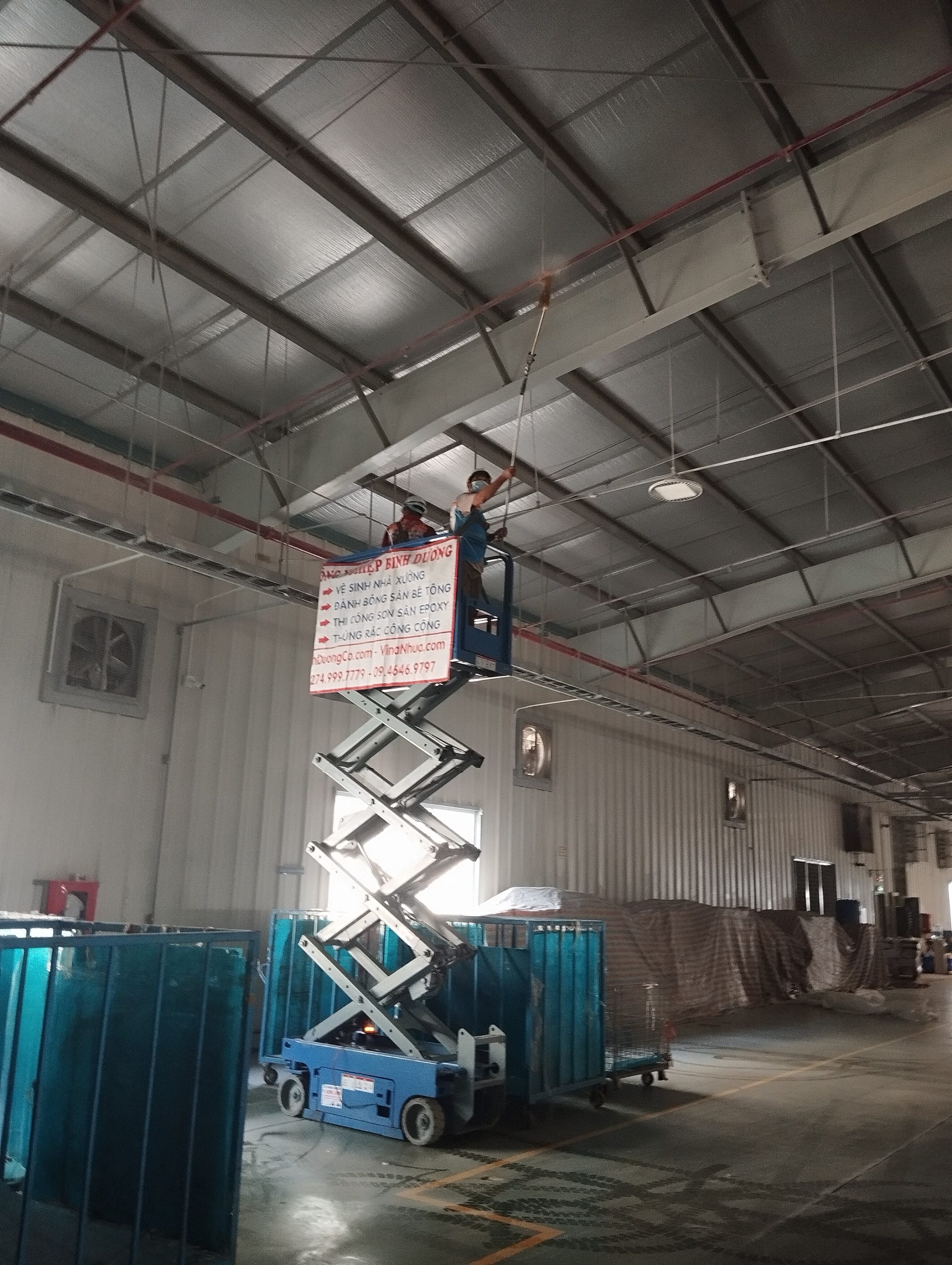 Dịch vụ vệ sinh công nghiệp Bình Dương