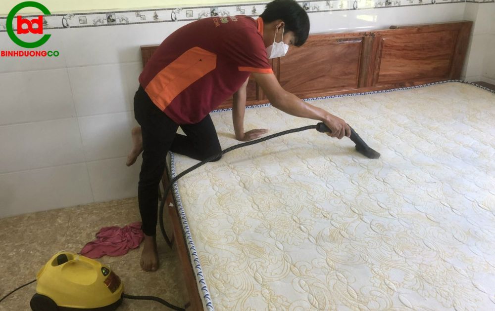 hút bụi thô và làm sạch bề mặt